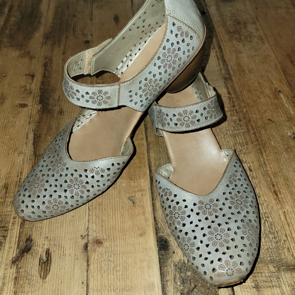Rieker Gray Floral Cutout Heels